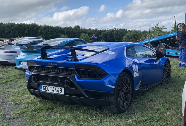 Lamborghini Huracán LP640-4 Performante