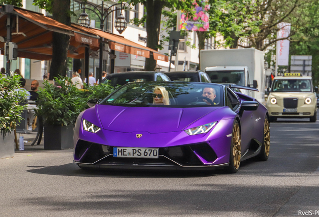 Lamborghini Huracán LP640-4 Performante Spyder