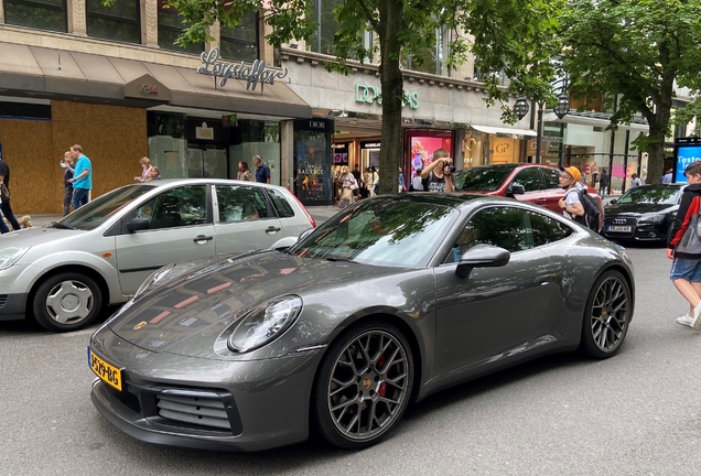 Porsche 992 Carrera 4S