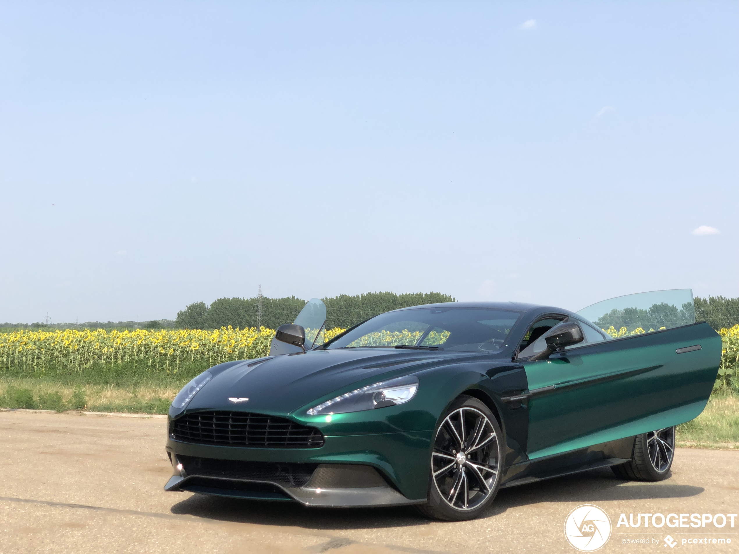 Aston Martin Vanquish 2013