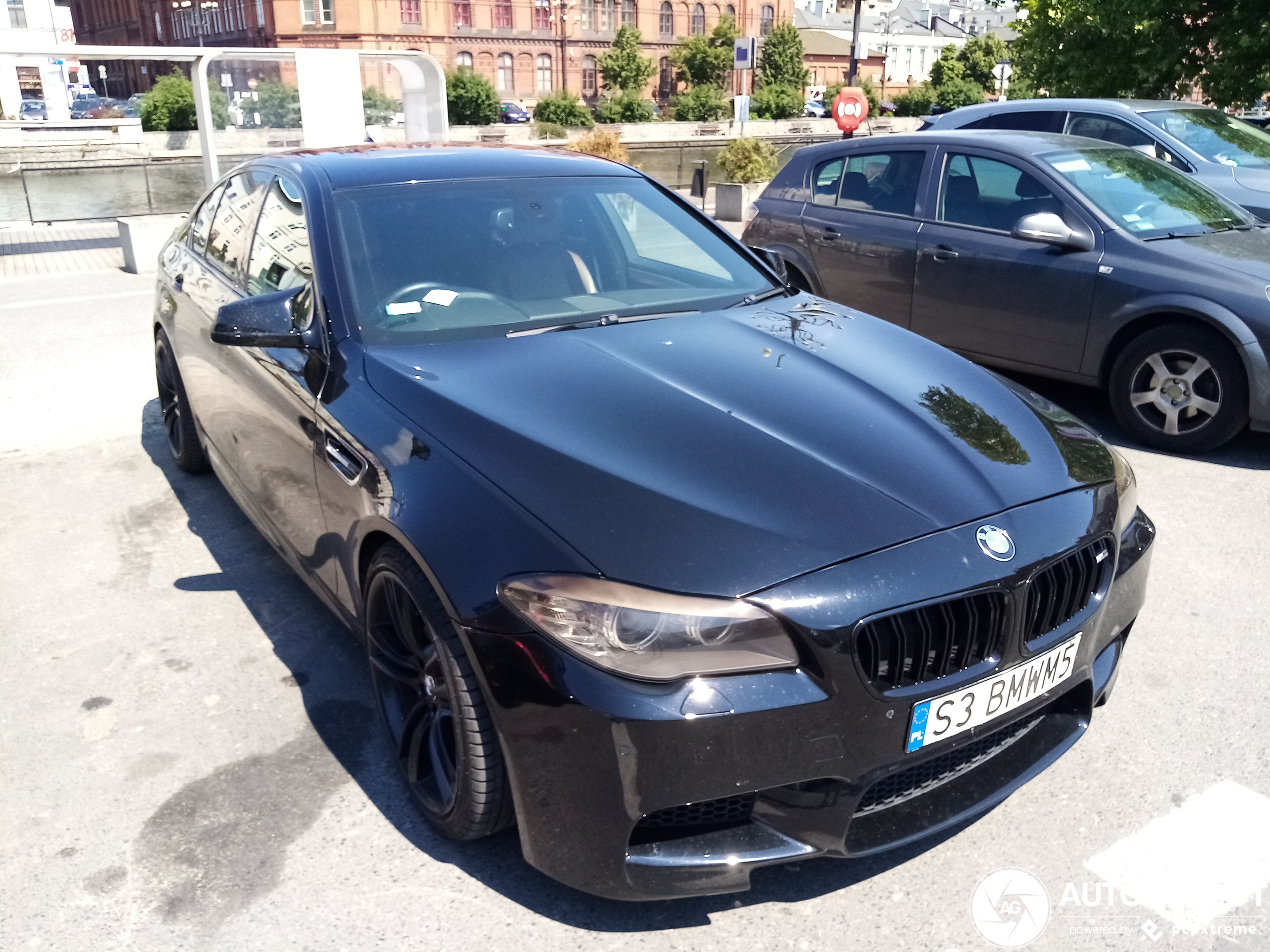 BMW M5 F10 2011