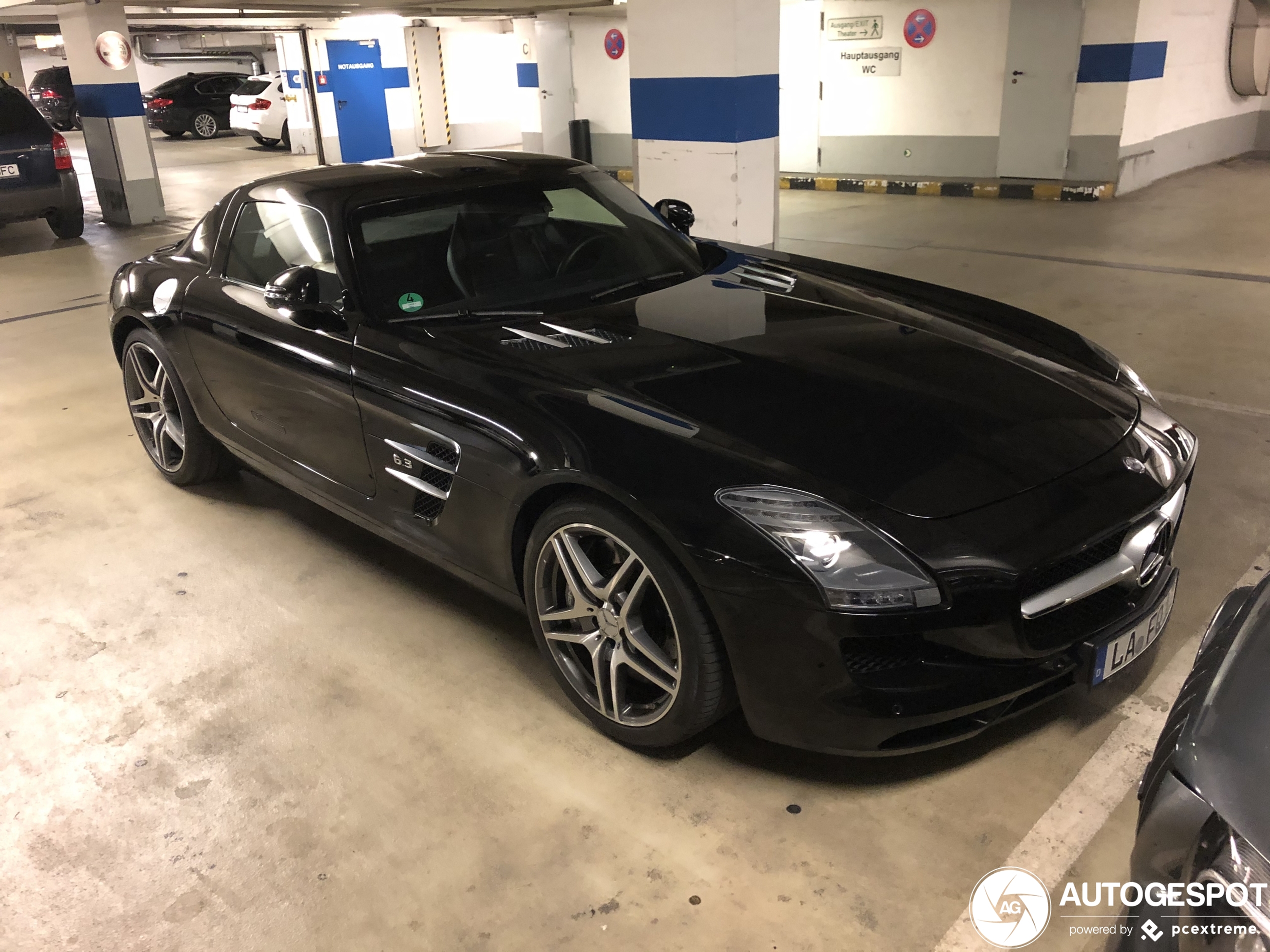 Mercedes-Benz SLS AMG