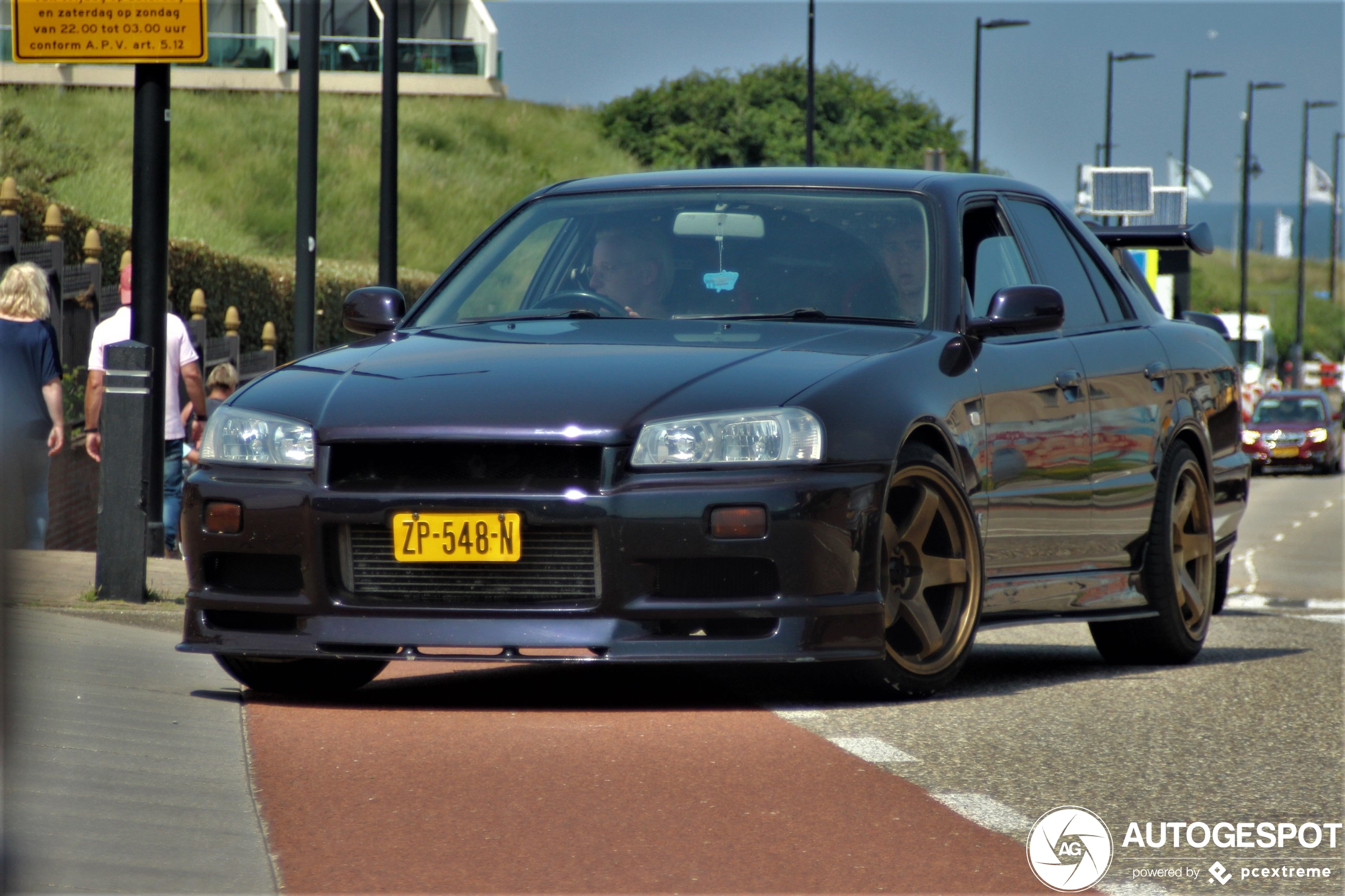 Nissan Skyline R34 Sedan