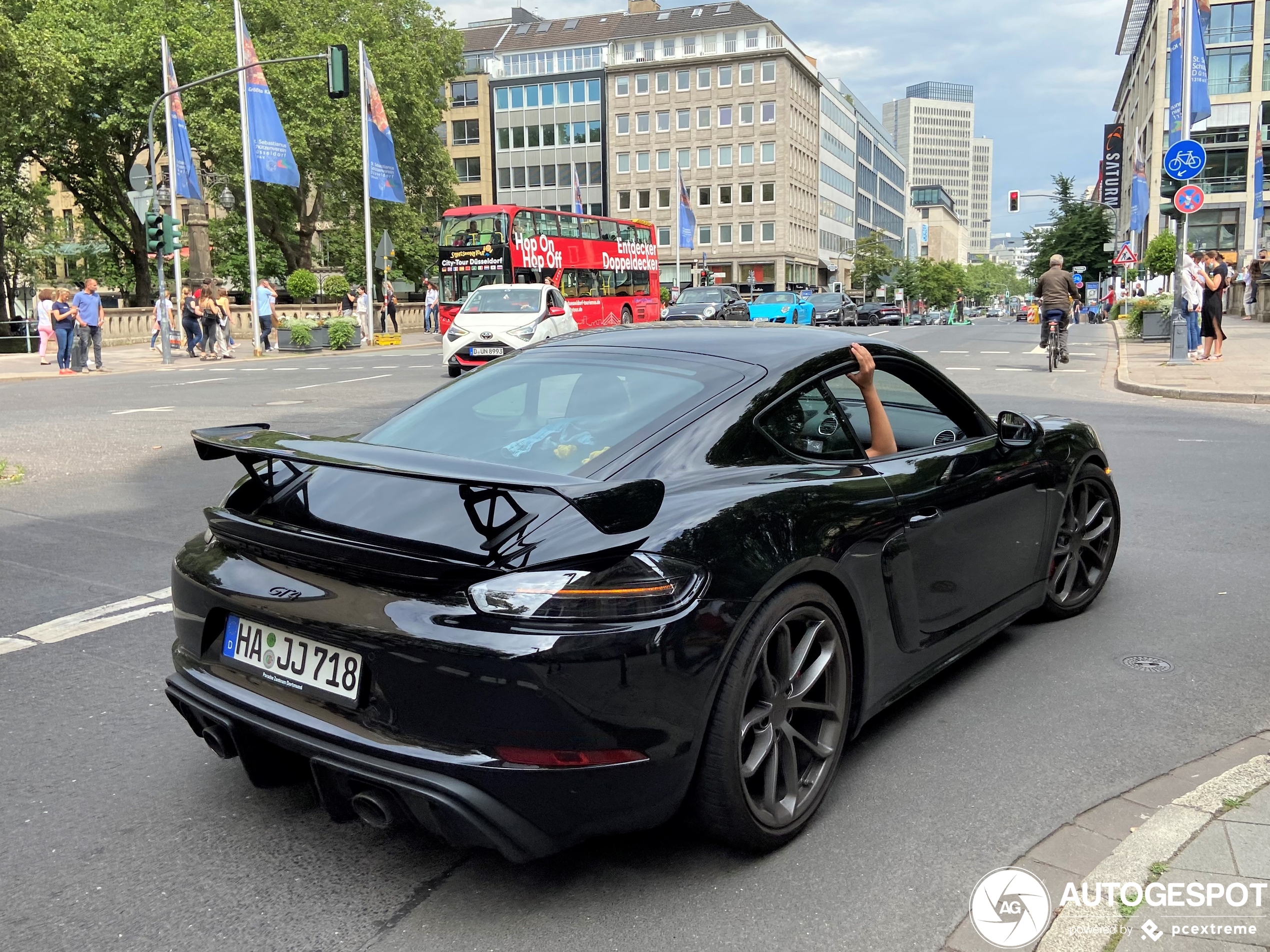 Porsche 718 Cayman GT4