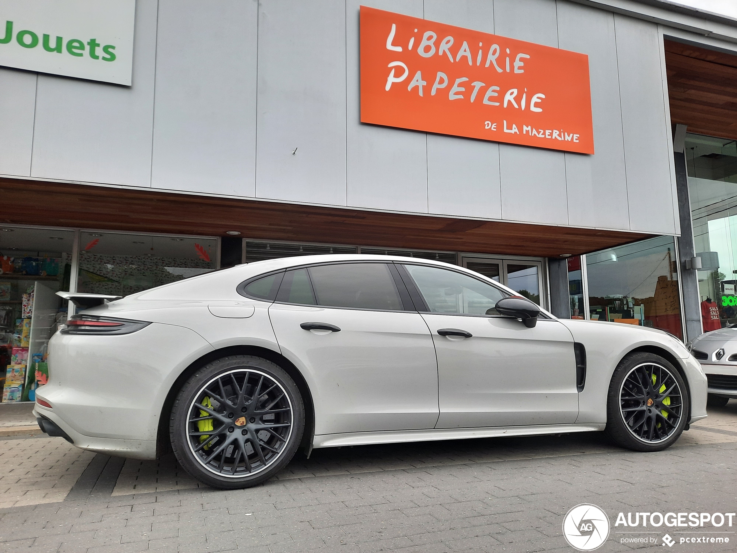 Porsche 971 Panamera Turbo S E-Hybrid