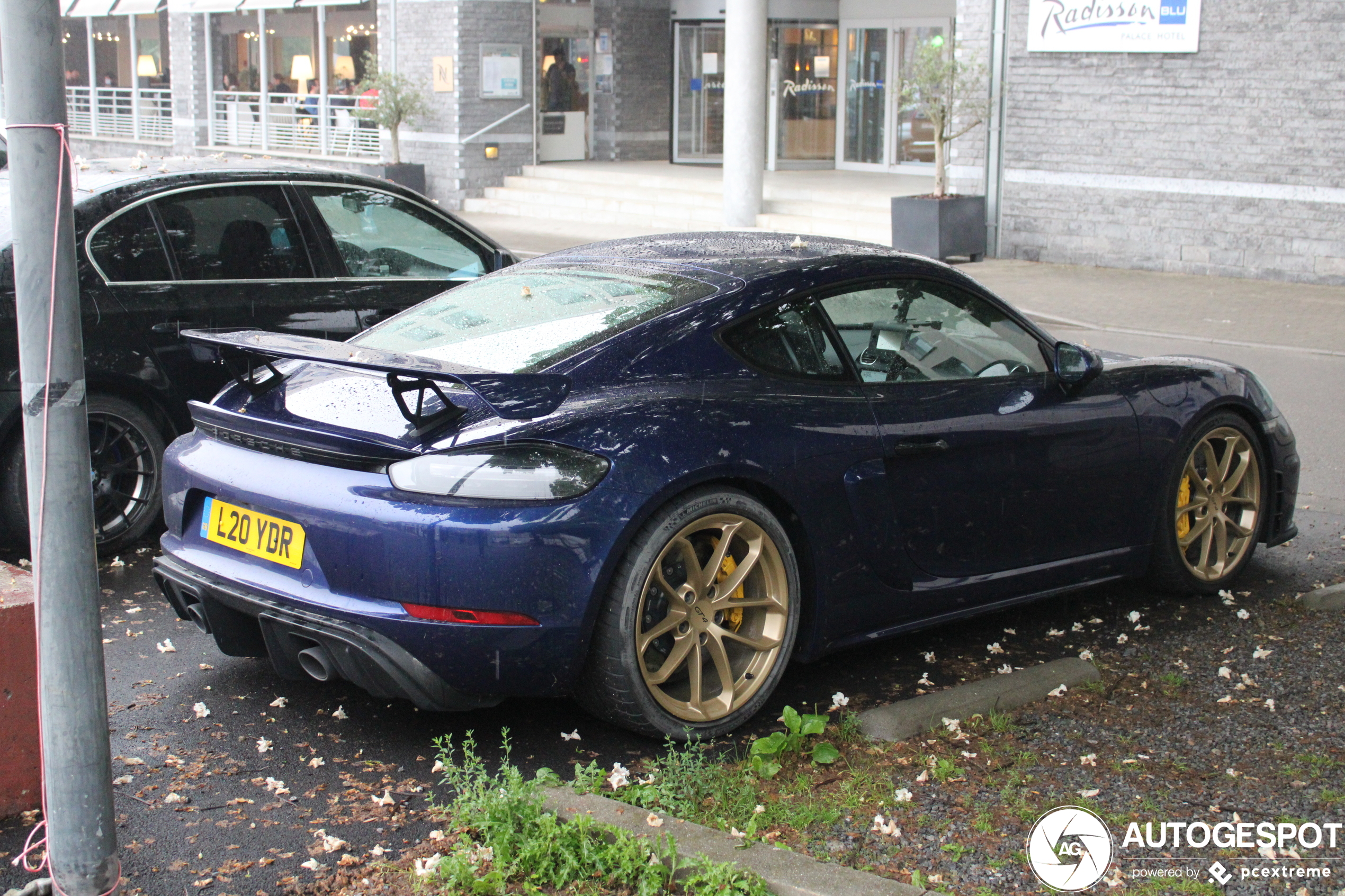 Porsche 718 Cayman GT4