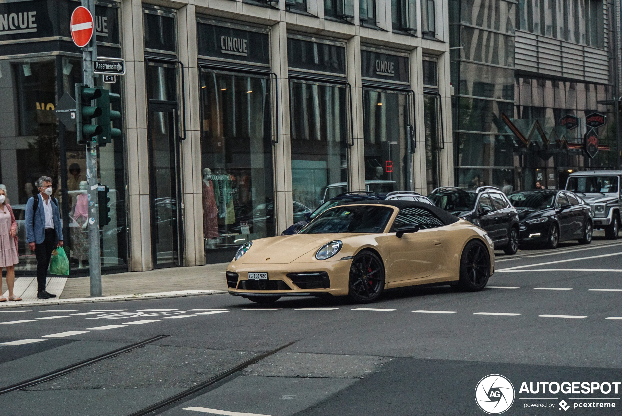 Porsche 992 Carrera 4S Cabriolet