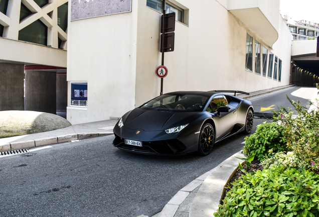 Lamborghini Huracán LP640-4 Performante