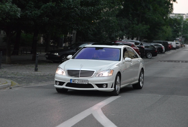 Mercedes-Benz S 63 AMG W221