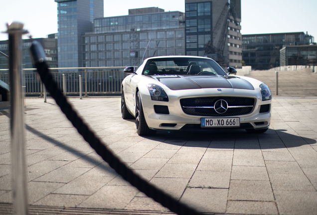 Mercedes-Benz SLS AMG GT Roadster Final Edition