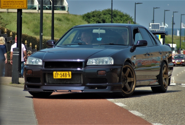 Nissan Skyline R34 Sedan