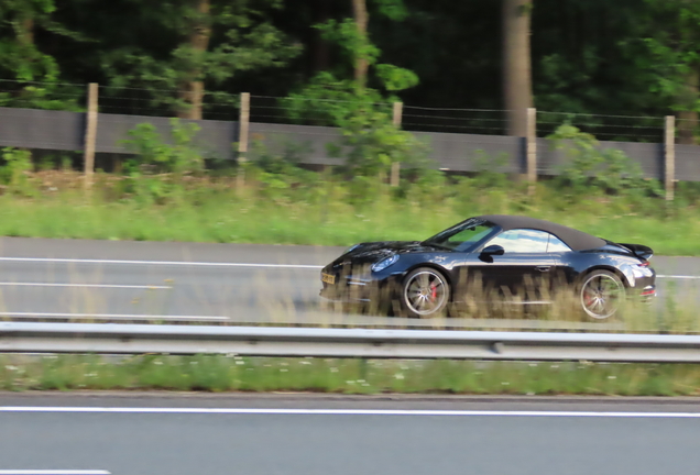 Porsche 992 Carrera 4S Cabriolet