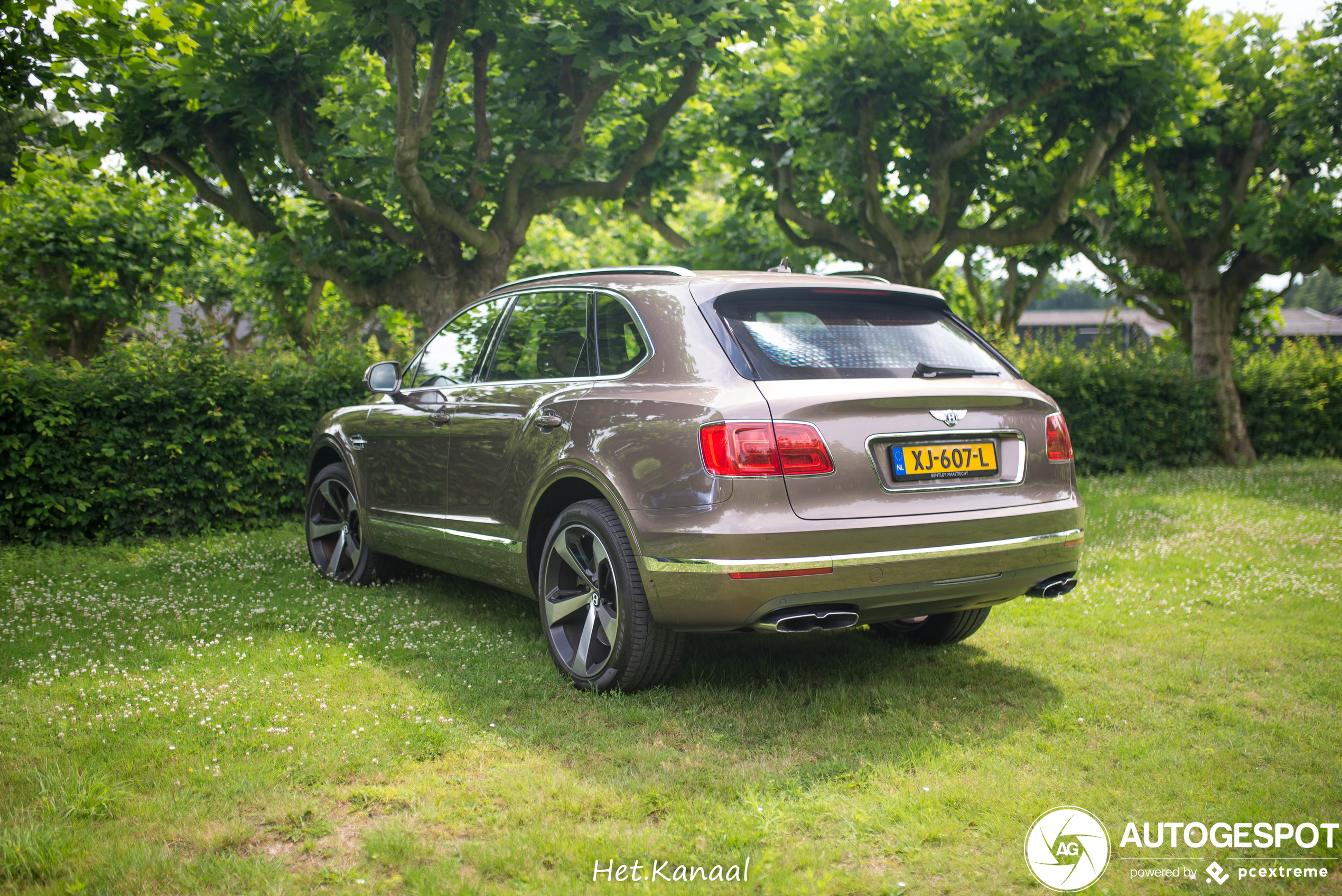 Bentley Bentayga V8