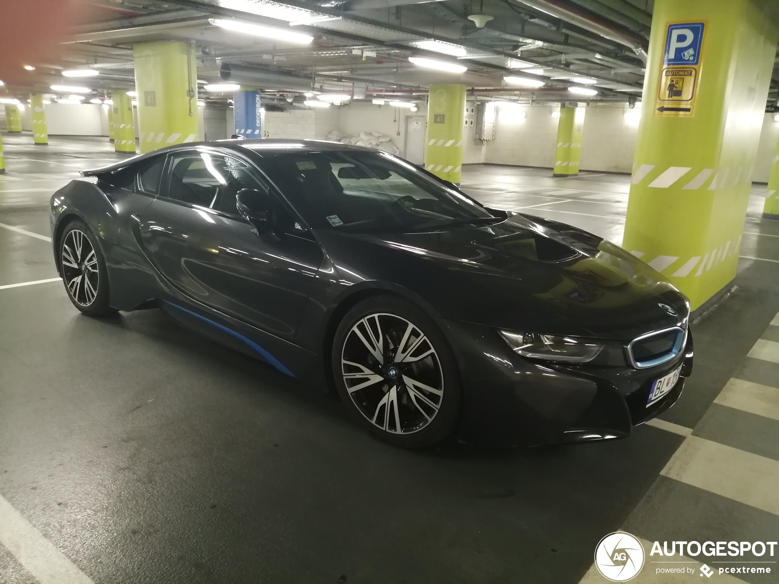 BMW i8