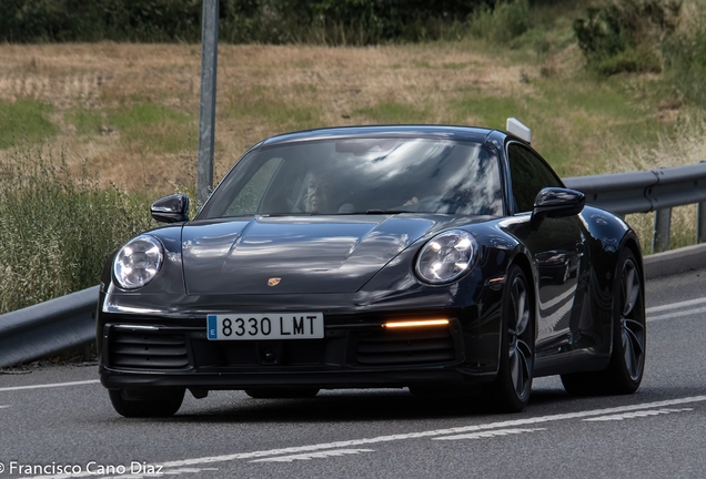 Porsche 992 Carrera 4S