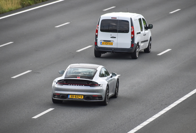 Porsche 992 Carrera 4S