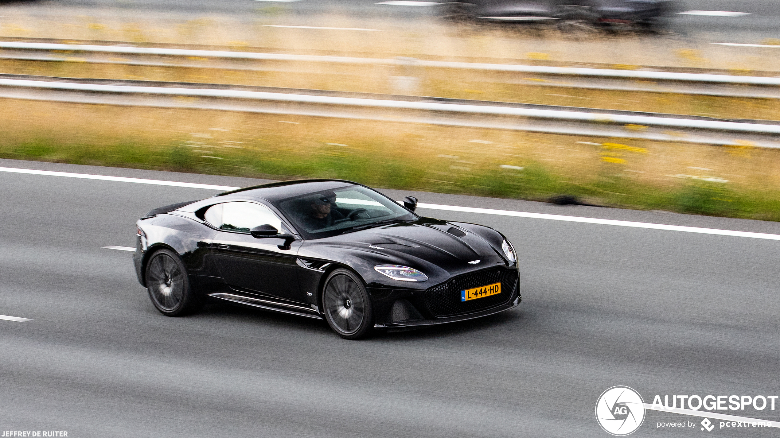 Aston Martin DBS Superleggera