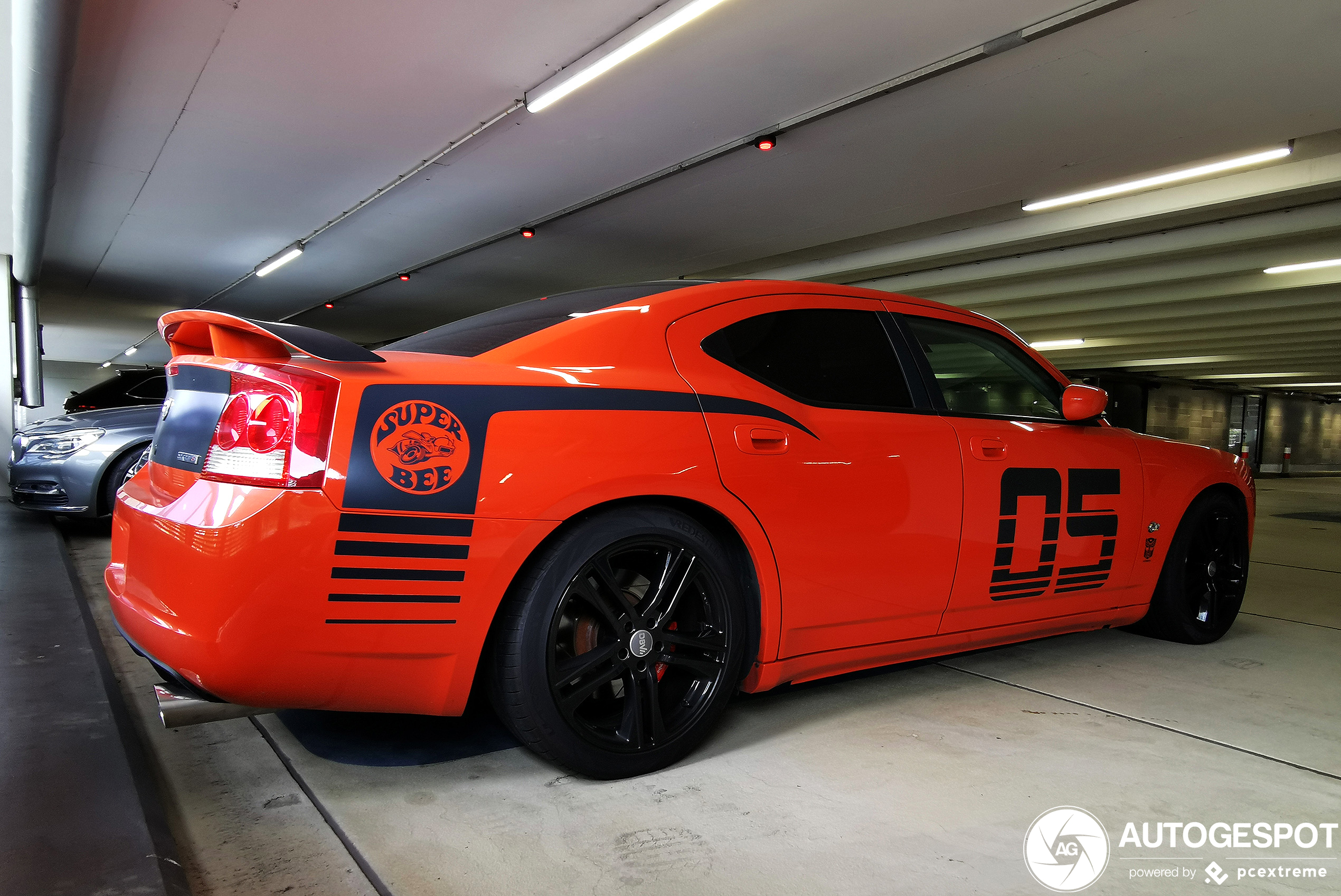 Dodge Charger SRT-8 Super Bee