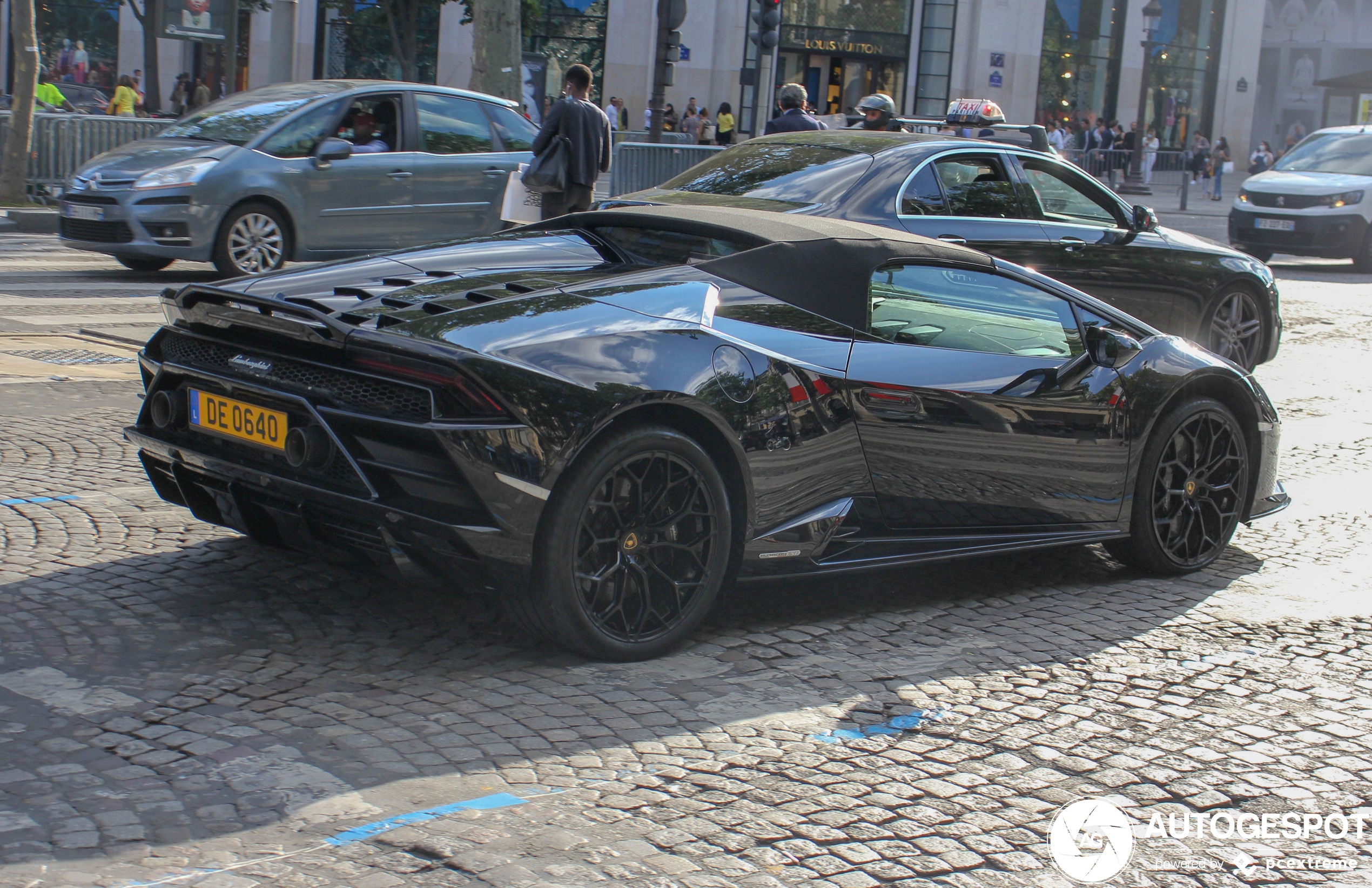 Lamborghini Huracán LP640-4 EVO Spyder