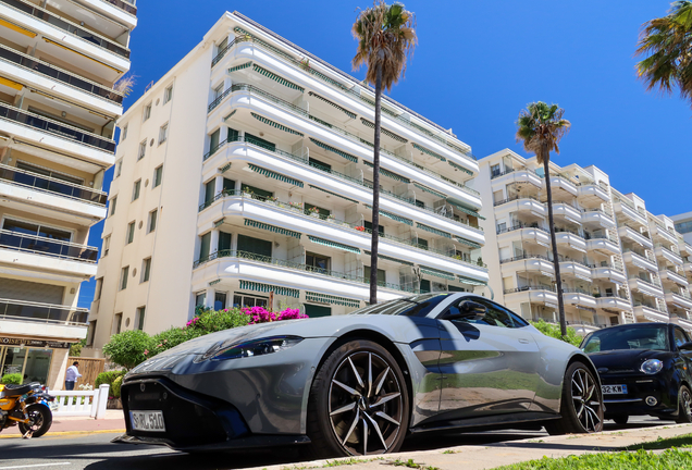 Aston Martin V8 Vantage 2018