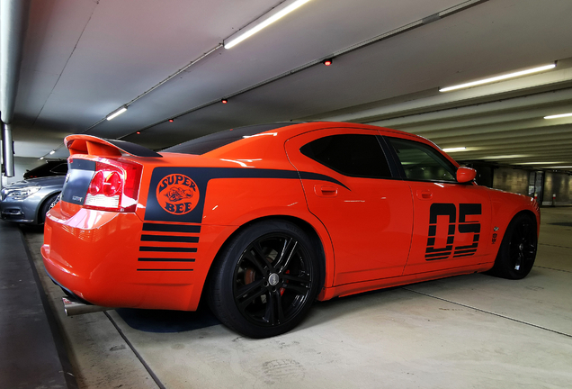 Dodge Charger SRT-8 Super Bee