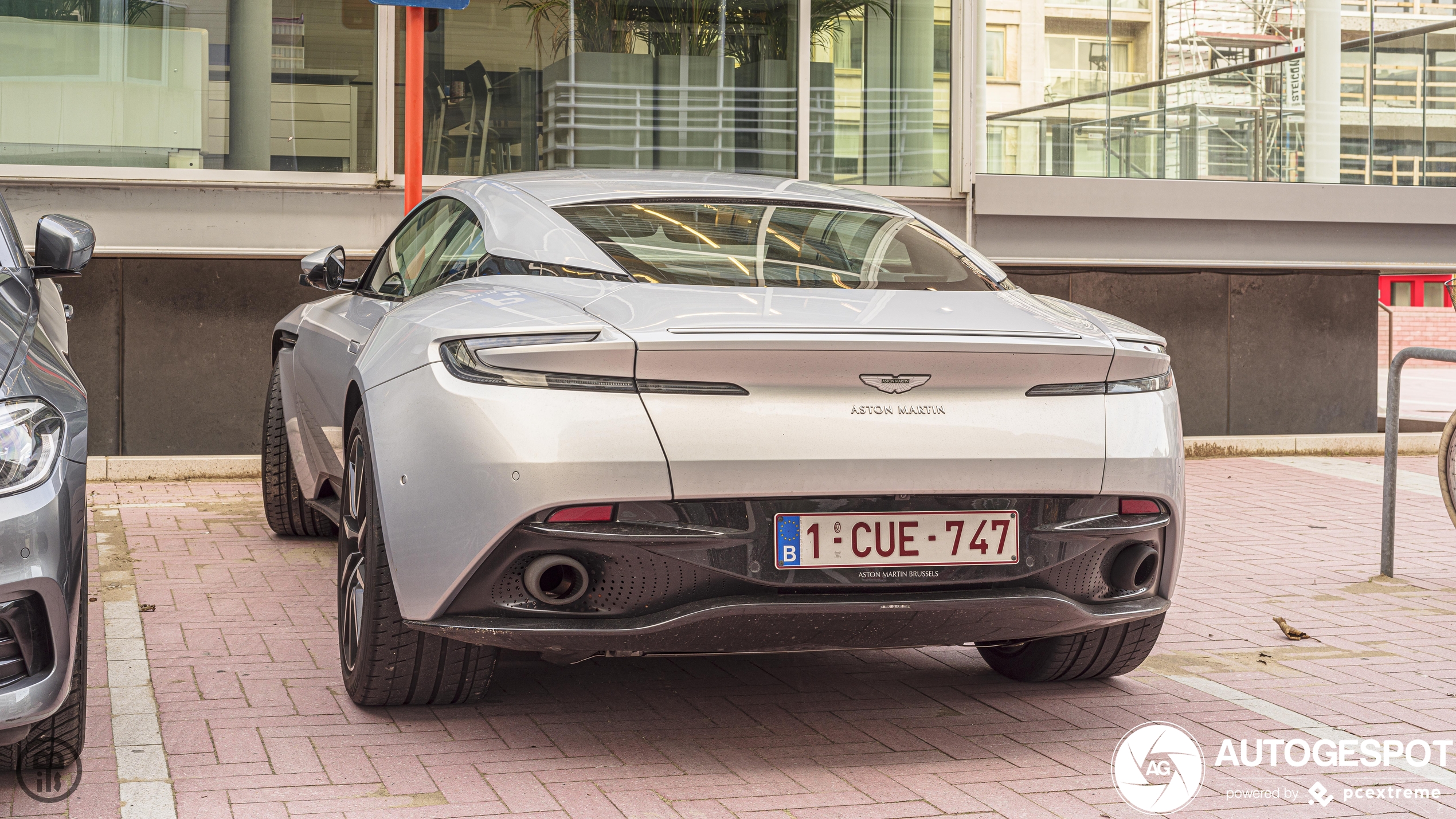 Aston Martin DB11 V8