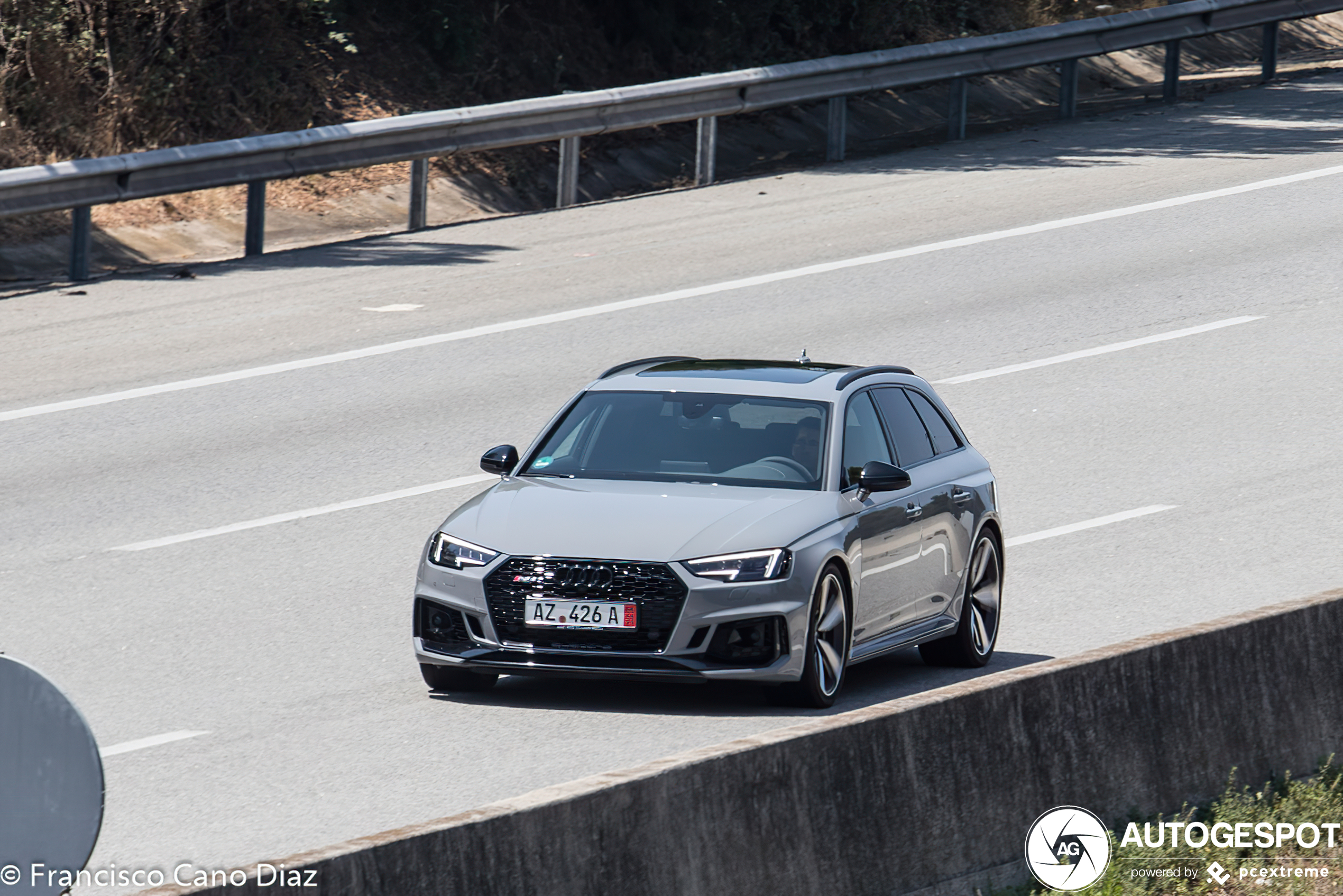 Audi RS4 Avant B9