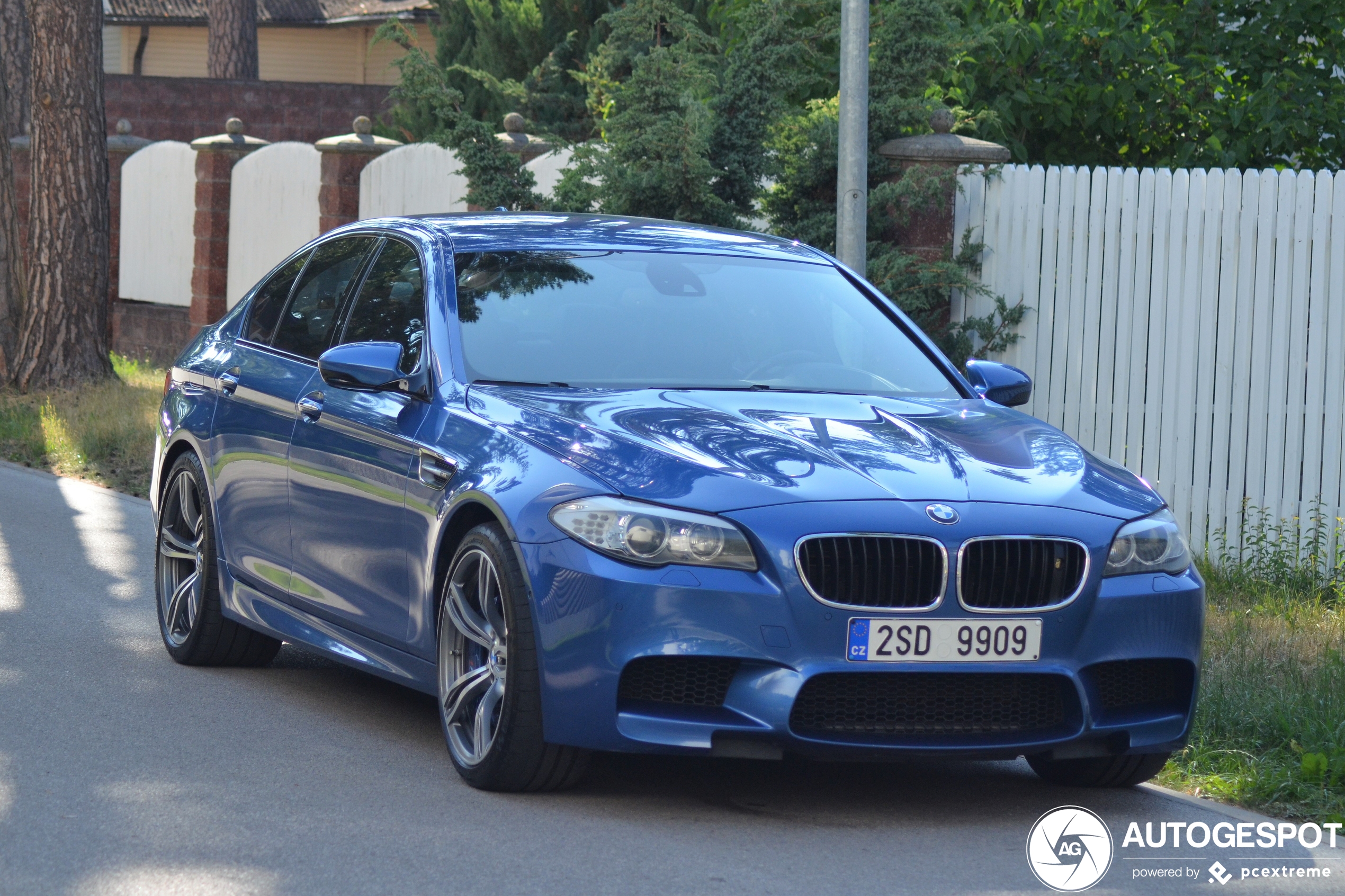 BMW M5 F10 2011