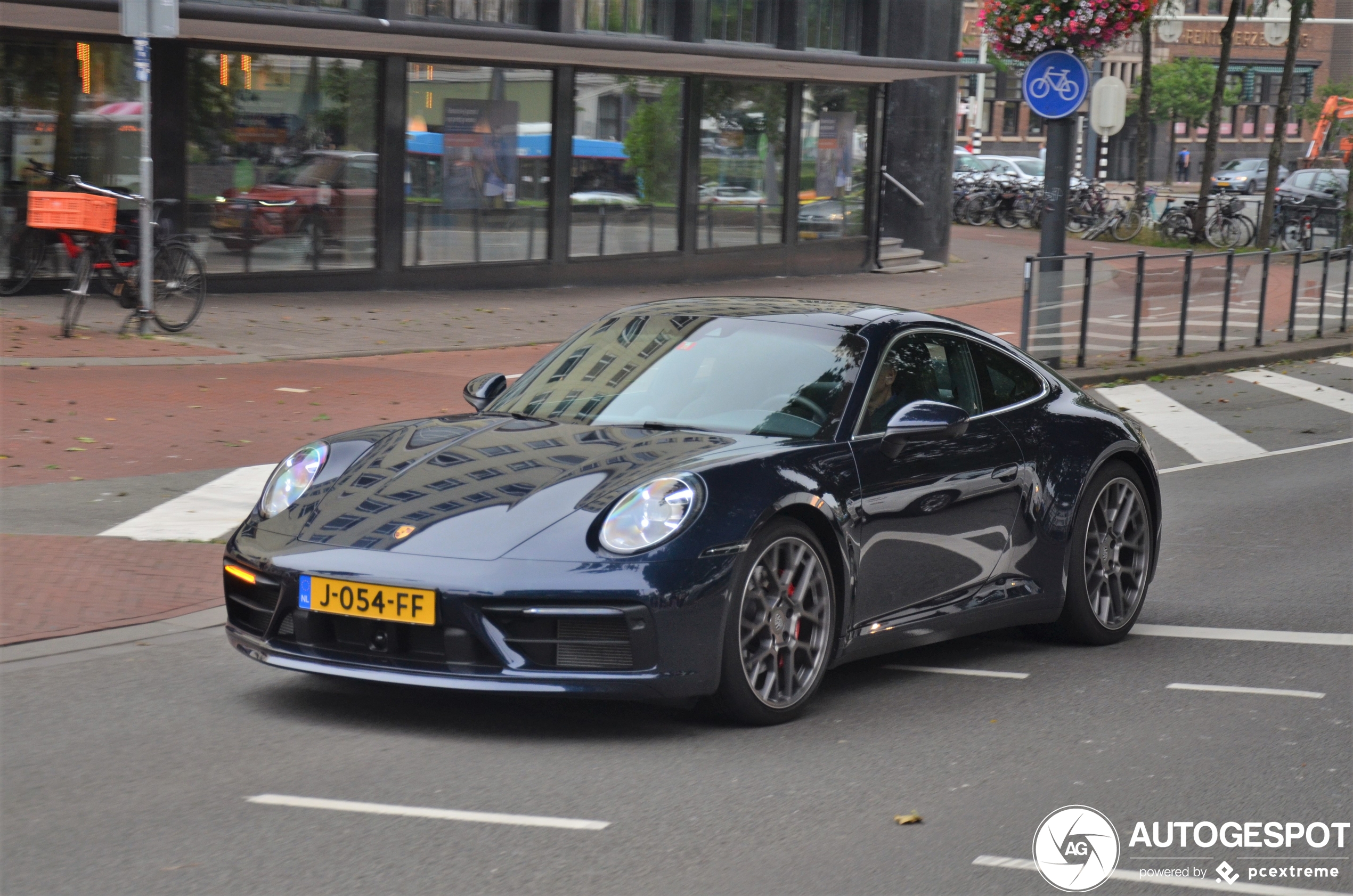 Porsche 992 Carrera 4S