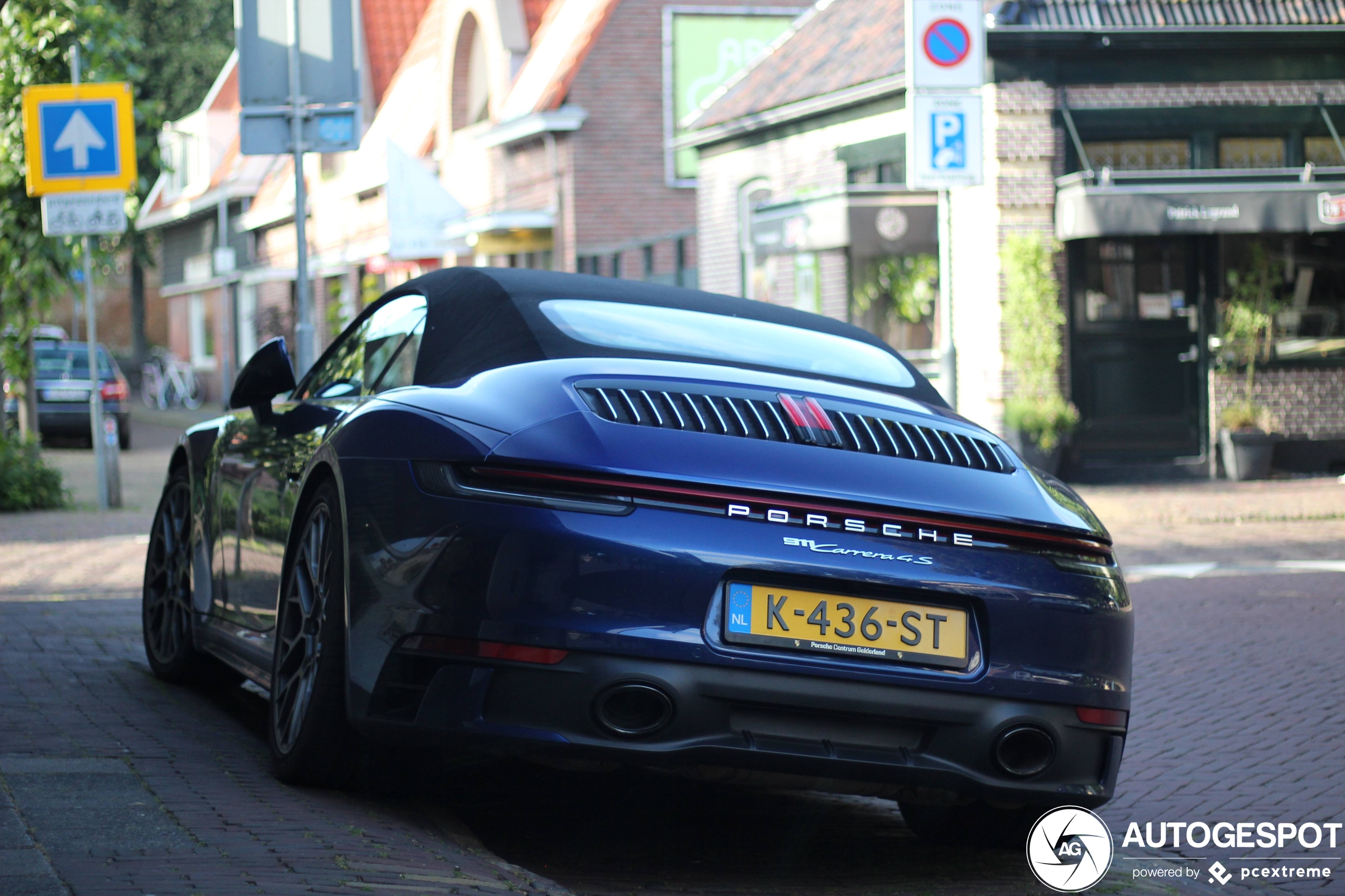 Porsche 992 Carrera 4S Cabriolet