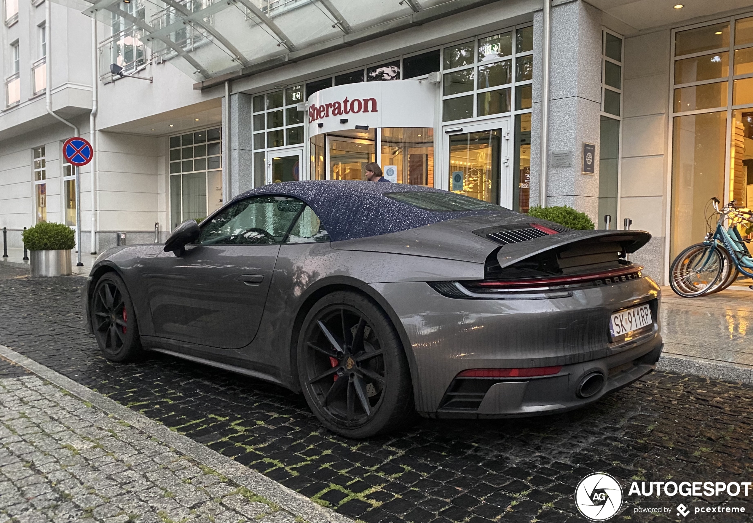 Porsche 992 Carrera 4S Cabriolet