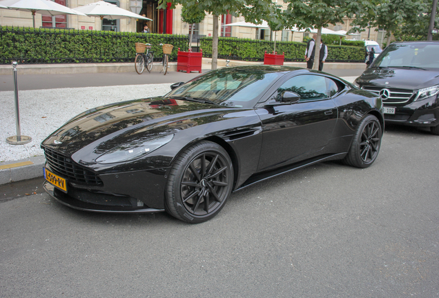 Aston Martin DB11 V8