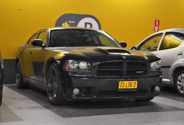 Dodge Charger SRT-8