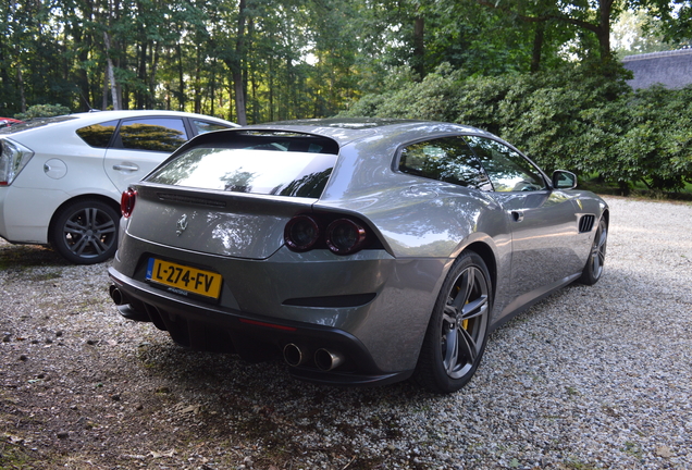 Ferrari GTC4Lusso