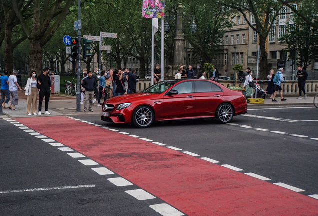 Mercedes-AMG E 63 S W213