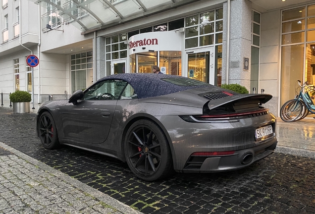 Porsche 992 Carrera 4S Cabriolet