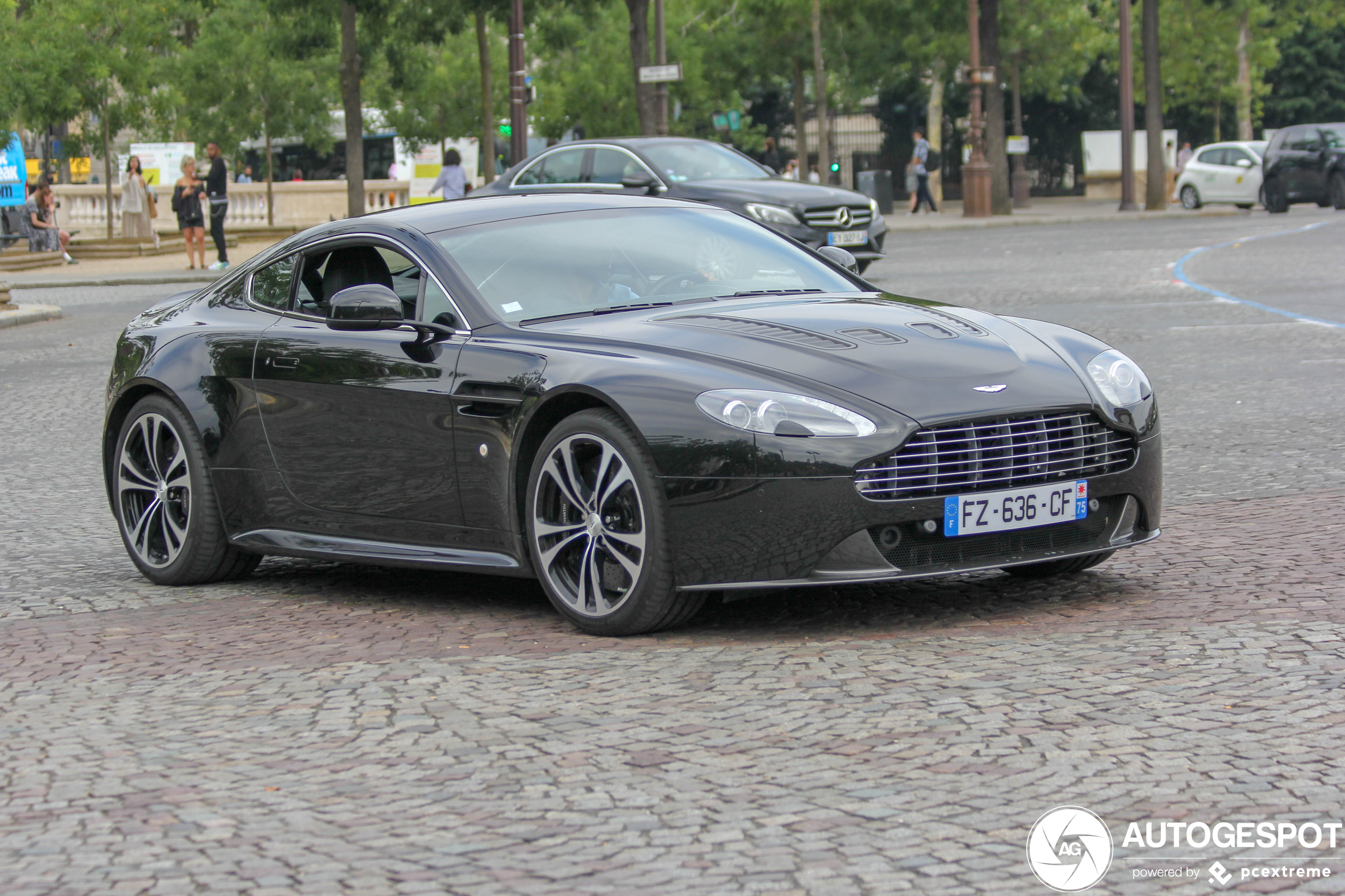 Aston Martin V12 Vantage