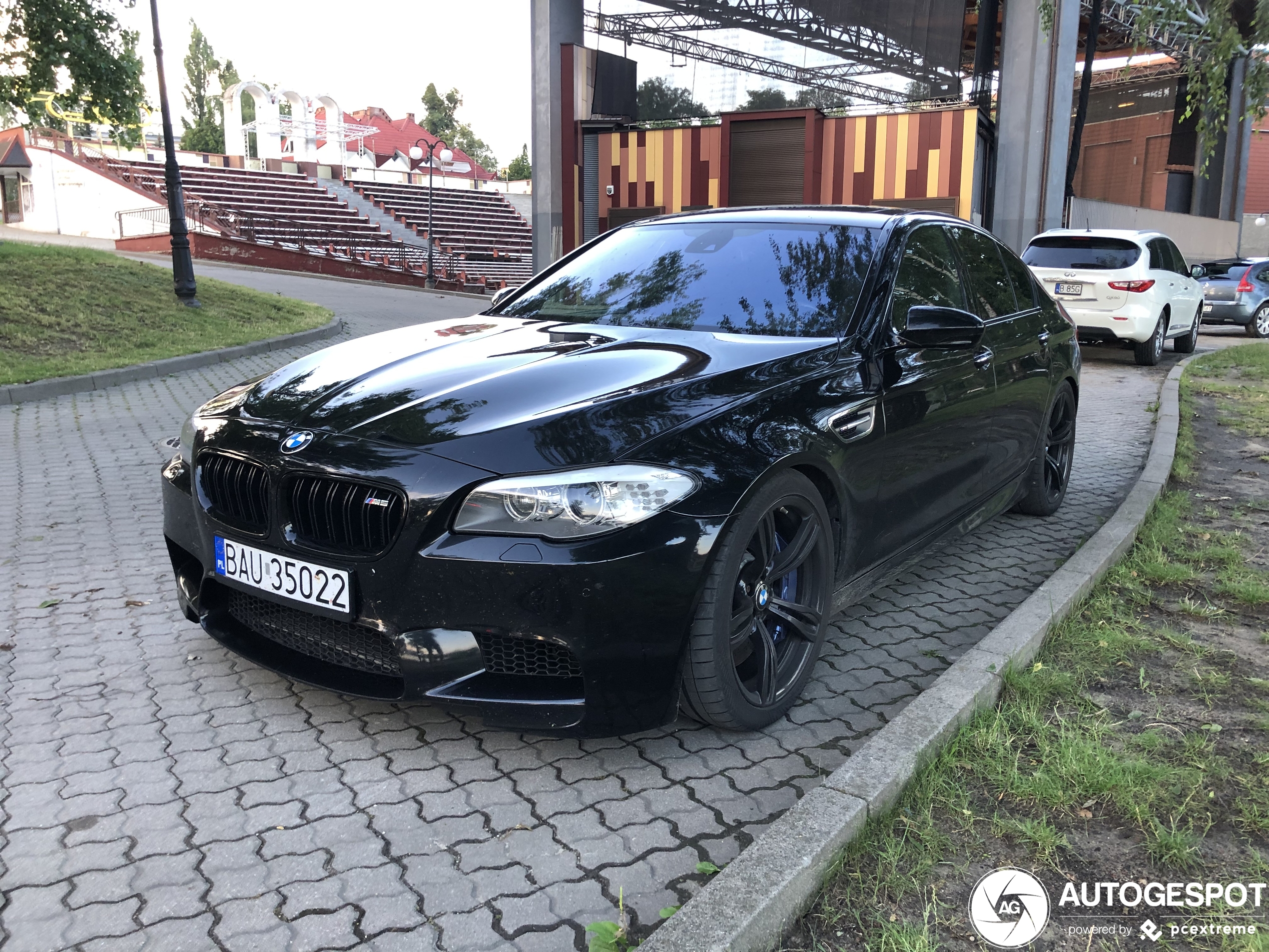 BMW M5 F10 2011