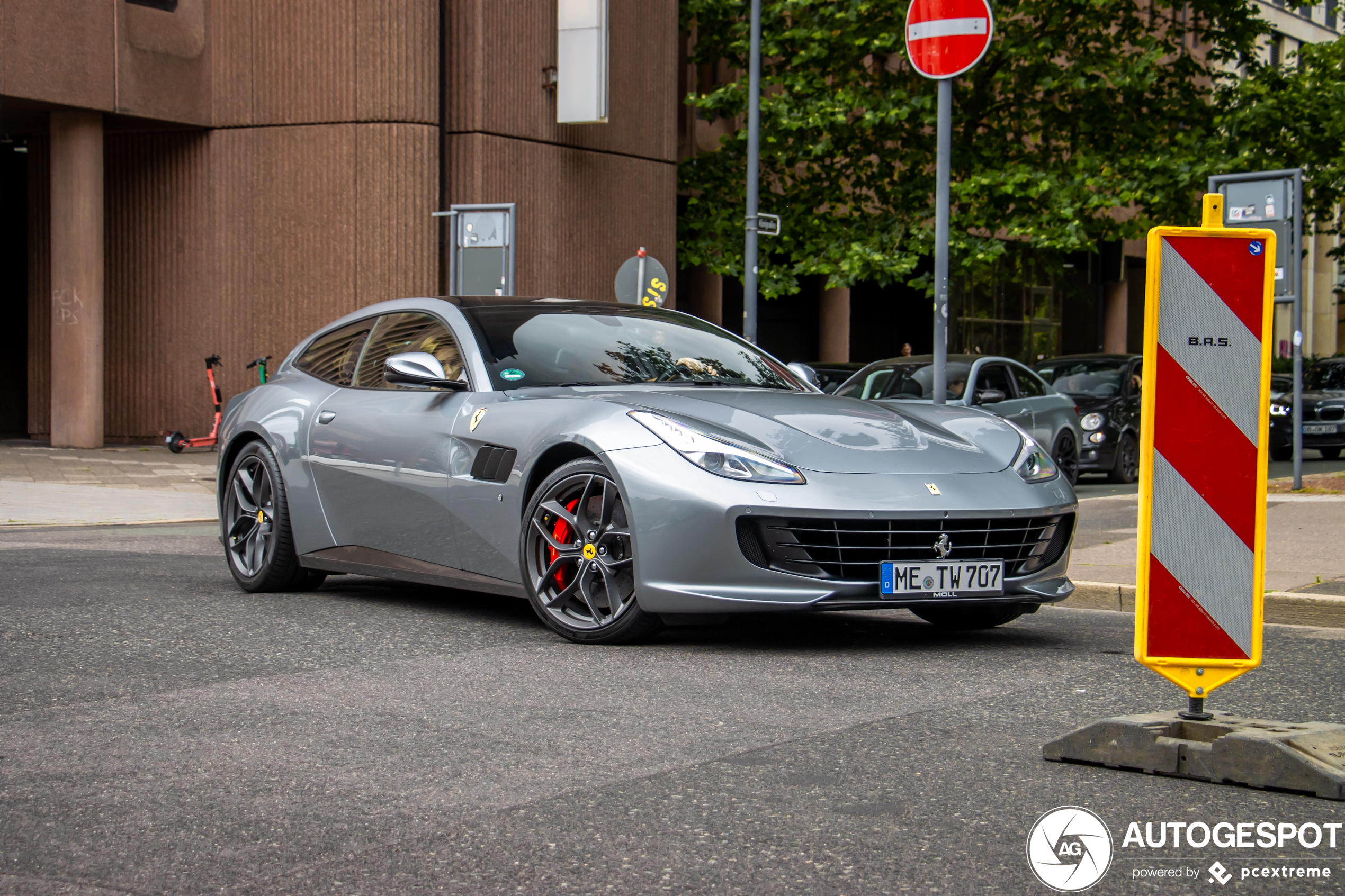 Ferrari GTC4Lusso T