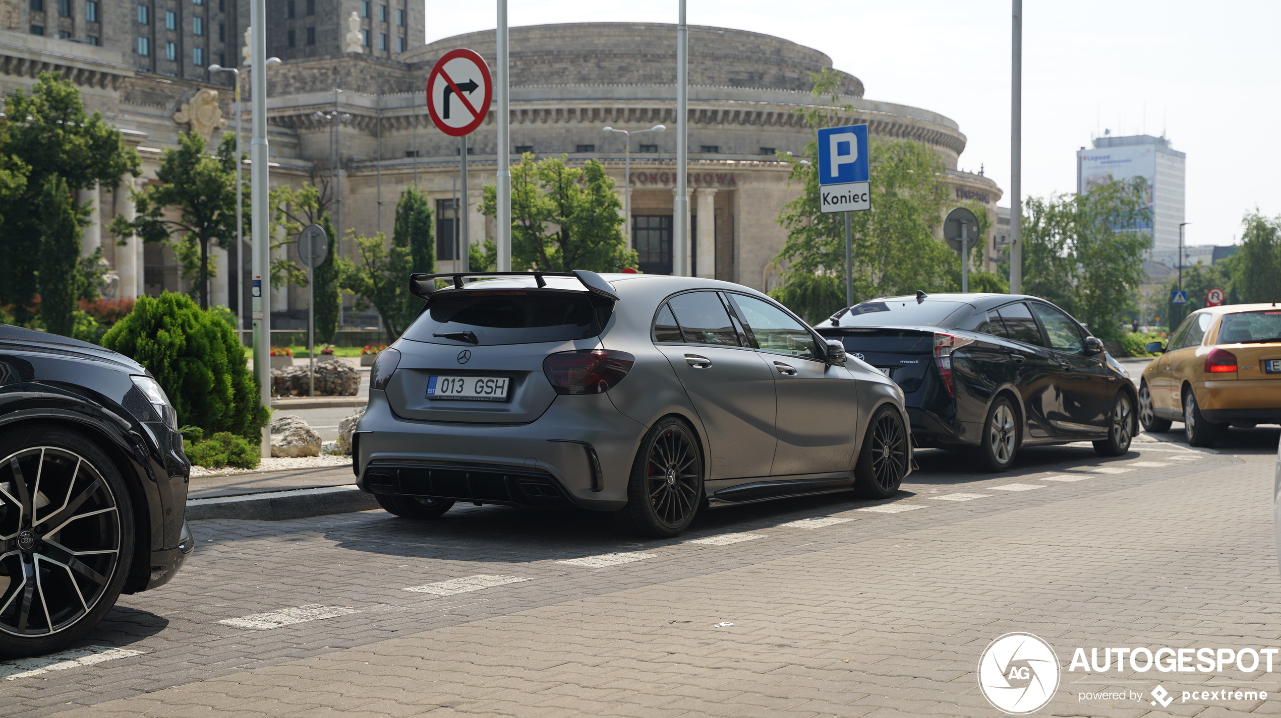 Mercedes-AMG A 45 W176 2015