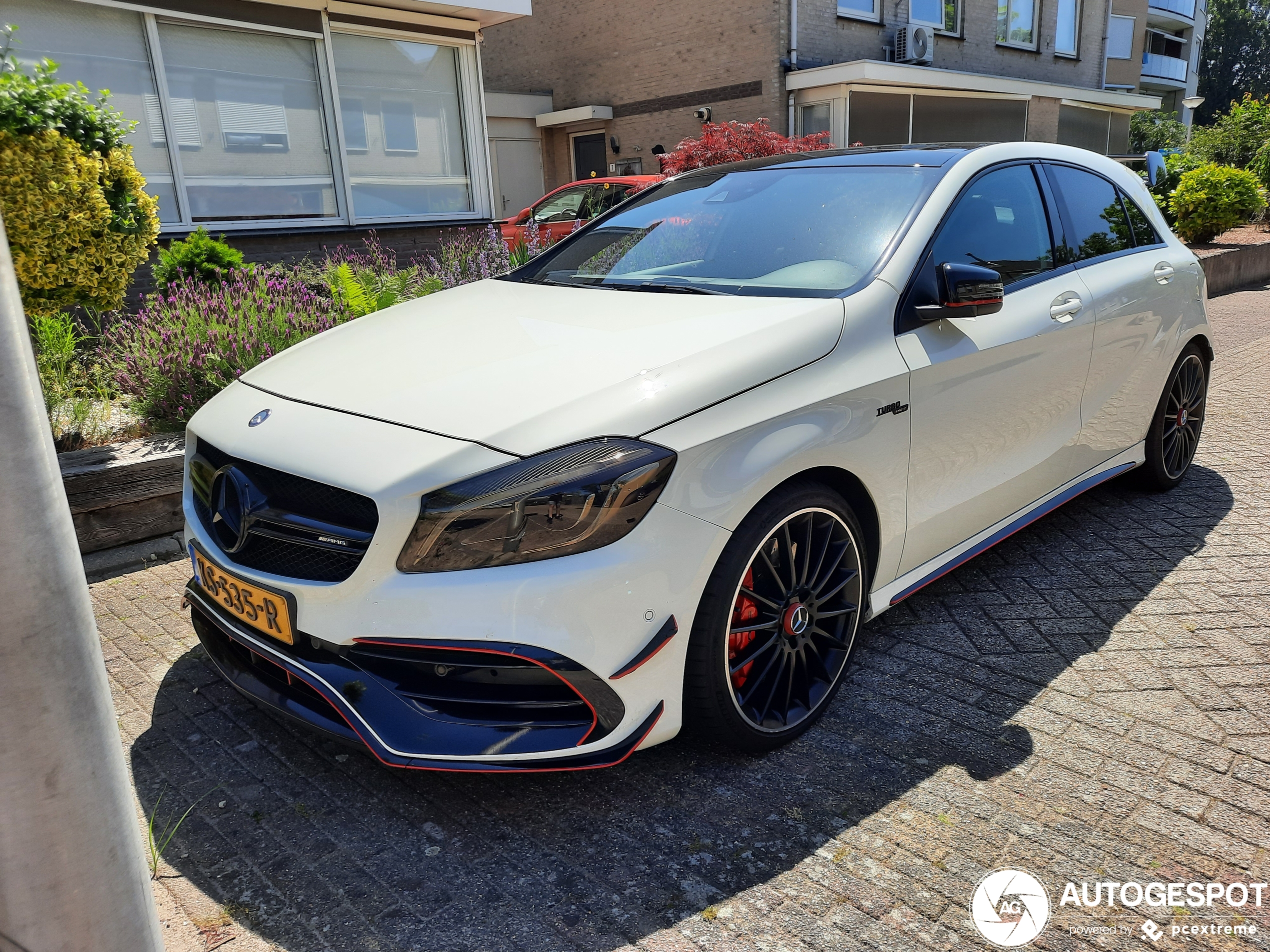 Mercedes-AMG A 45 W176 2015