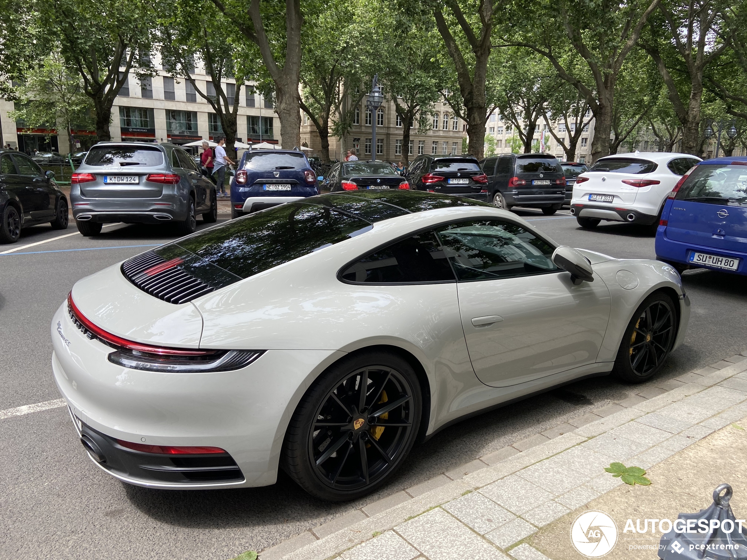 Porsche 992 Carrera 4S