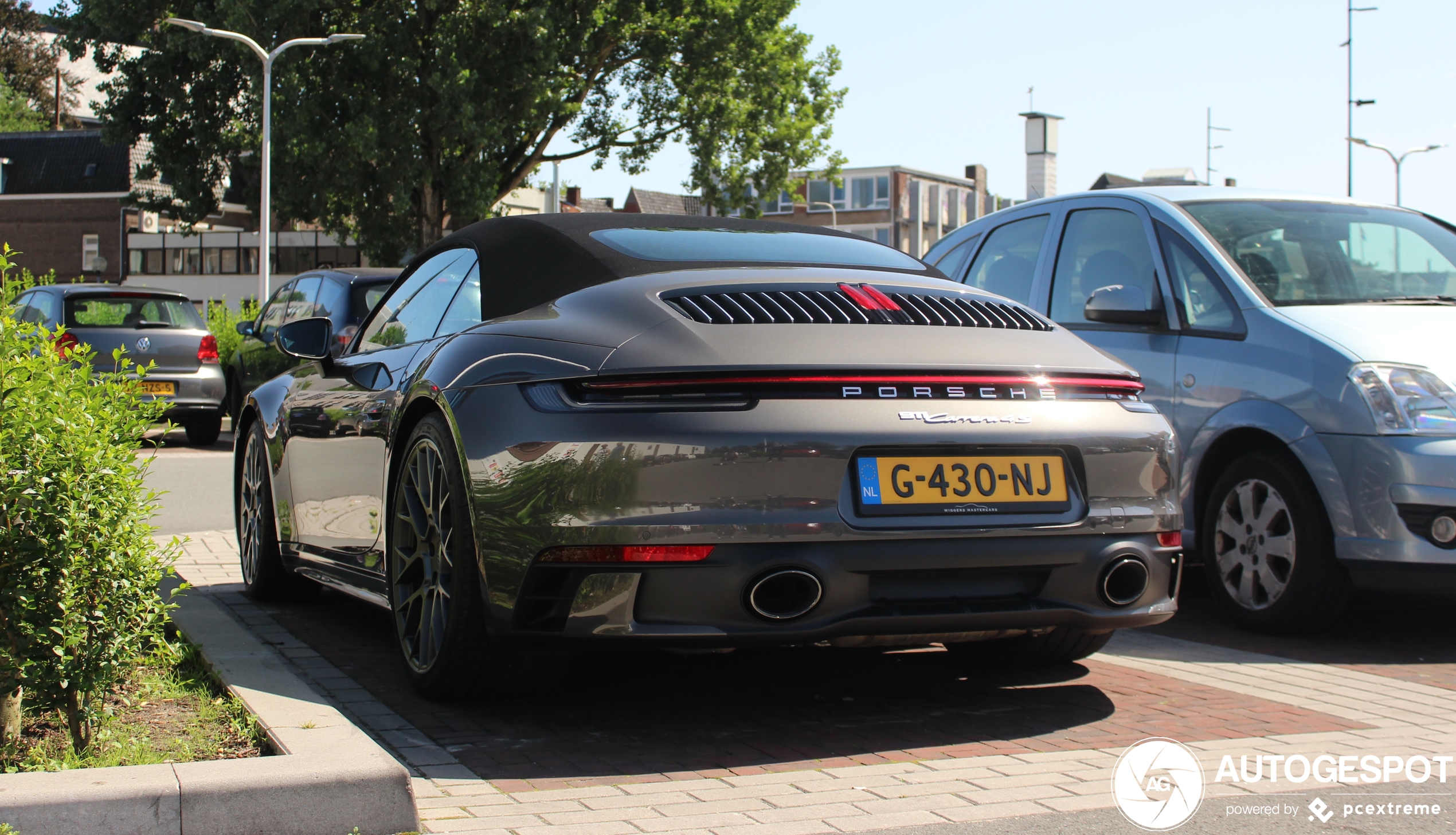 Porsche 992 Carrera 4S Cabriolet