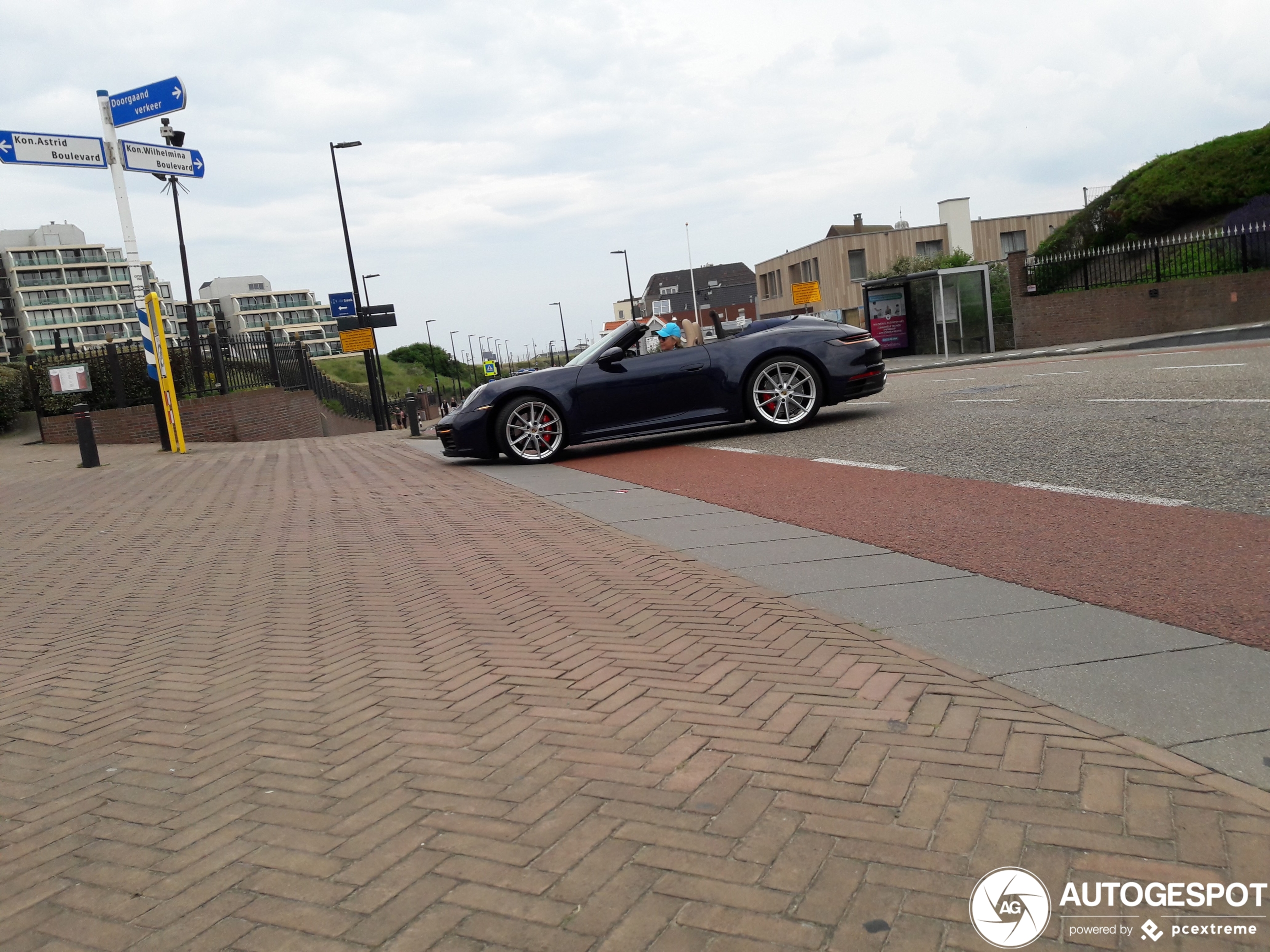 Porsche 992 Carrera 4S Cabriolet