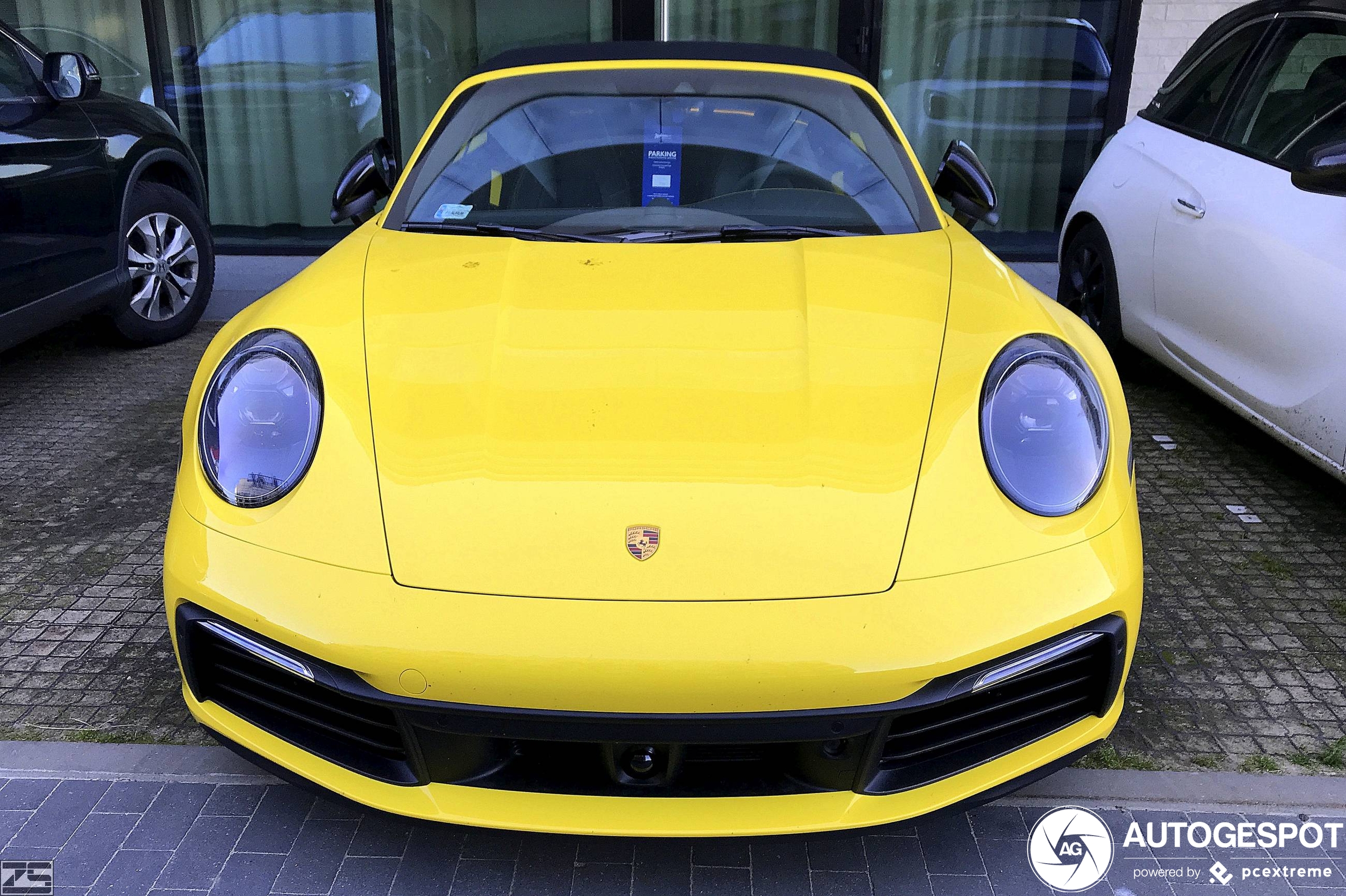 Porsche 992 Carrera 4S Cabriolet