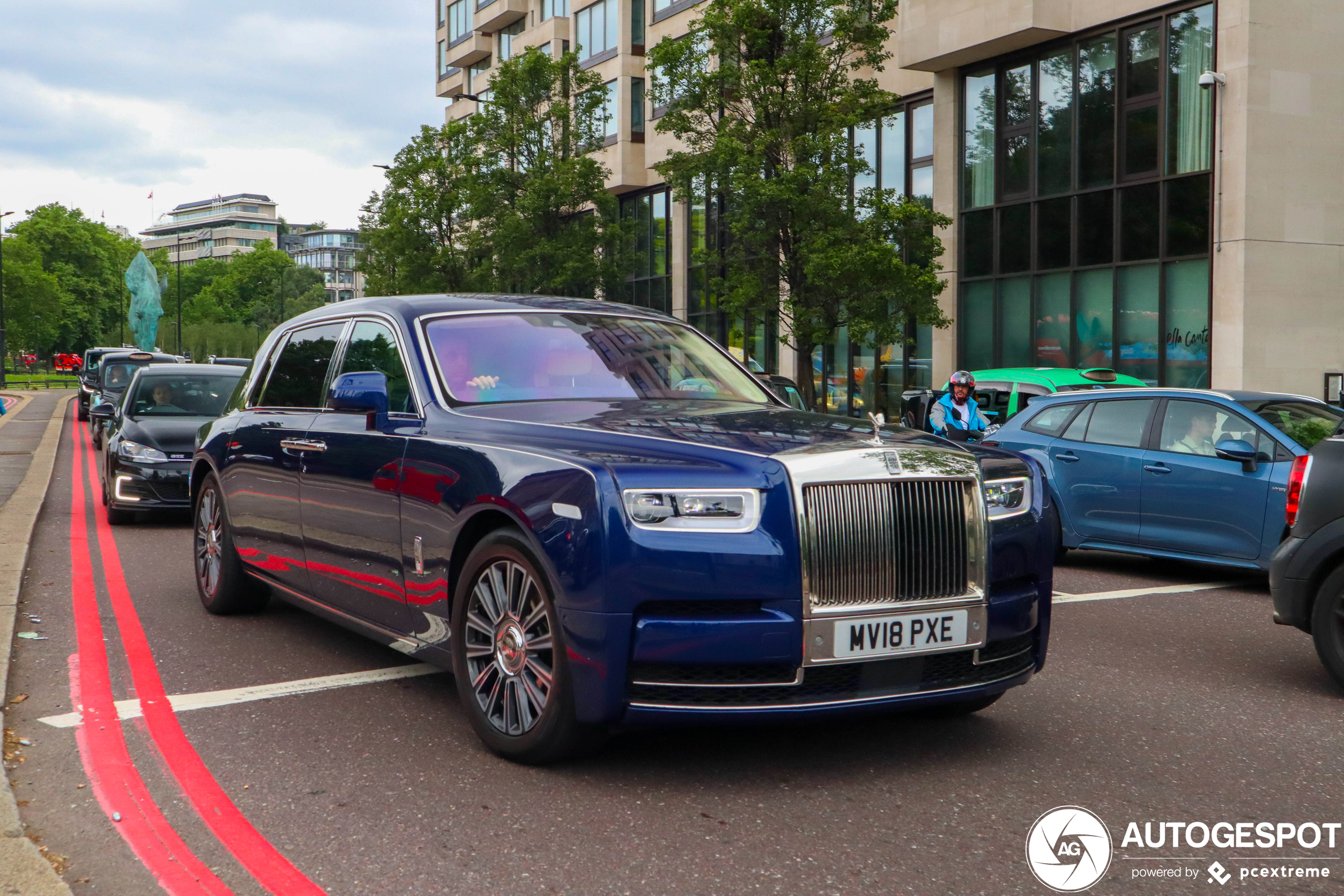 Rolls-Royce Phantom VIII EWB