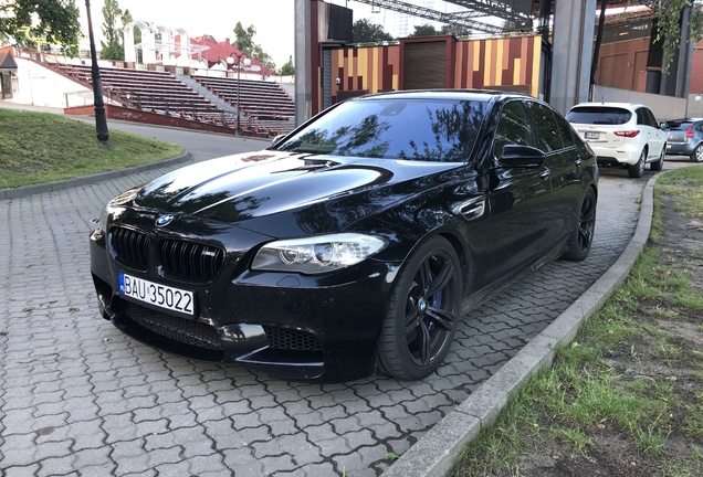 BMW M5 F10 2011