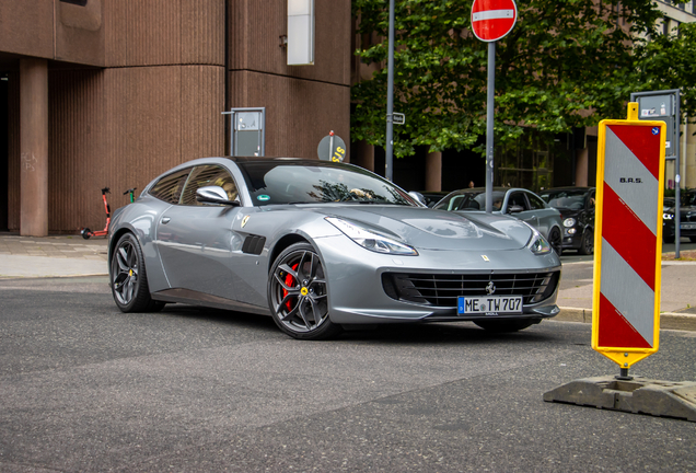 Ferrari GTC4Lusso T