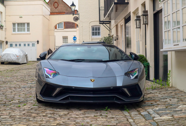 Lamborghini Aventador S LP740-4 Roadster