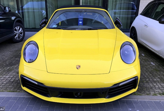 Porsche 992 Carrera 4S Cabriolet